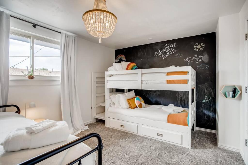 Family Townhome Near Mountains & Olde Town Arvada Ngoại thất bức ảnh